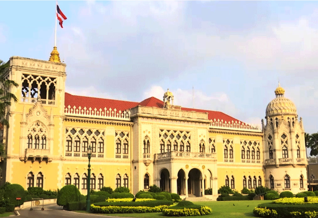 กางแฟ้ม ครม.67 นัดแรก "เศรษฐา" เรียกถก ครม. หลังทำบุญปีใหม่ที่ทำเนียบรัฐบาล คาดติวเข้มเตรียมแจงงบประมาณ 67 ก่อนสภาฯนัดถกวาระ 1 วันที่ 3-5 ม.ค.นี้ จับตาพลังงานรายงานแนวทางตรึงดีเซล ให้กองทุนน้ำมันฯอุ้มต่อ สธ.รายงาน 30 บาทพลัส